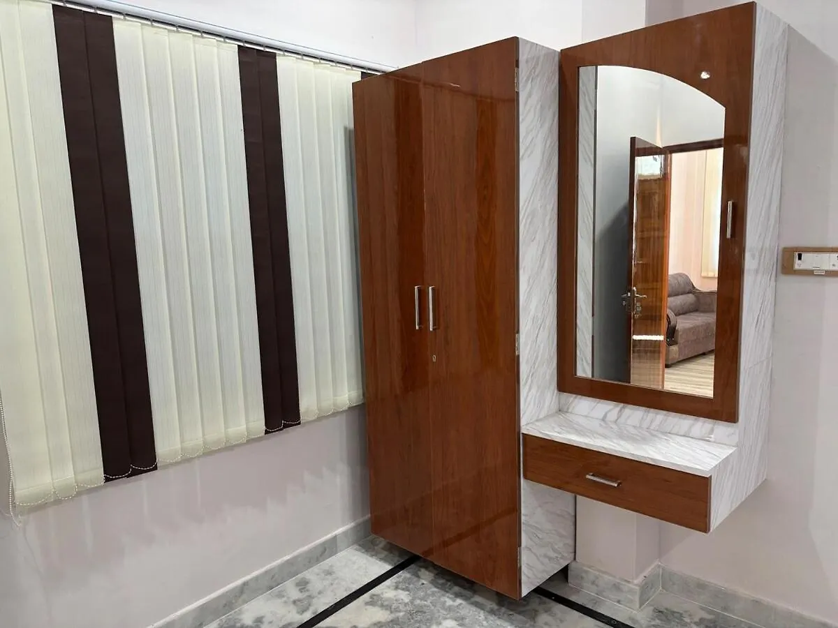 The Divyakashi Stay فاراناسي شقة